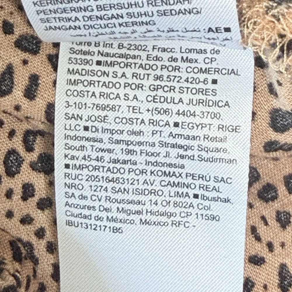 Old Navy Women's M Leopard Cheetah Print Peasant Blouse Button Front Balloon